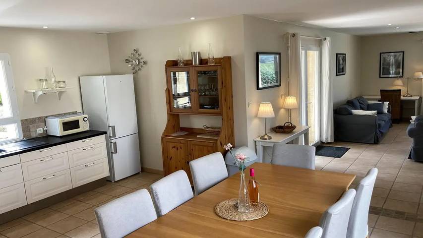 Location de vacances pour 9 personnes, avec jardin et jacuzzi ainsi que piscine et terrasse, animaux acceptés à Montbrun-des-Corbières - 4