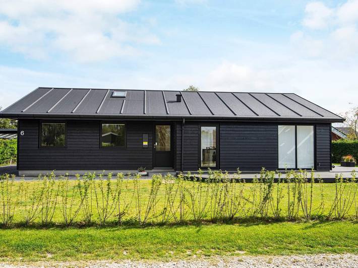 Ferienhaus für 8 Personen, mit Whirlpool und Terrasse sowie Garten und Sauna in Høll - 2
