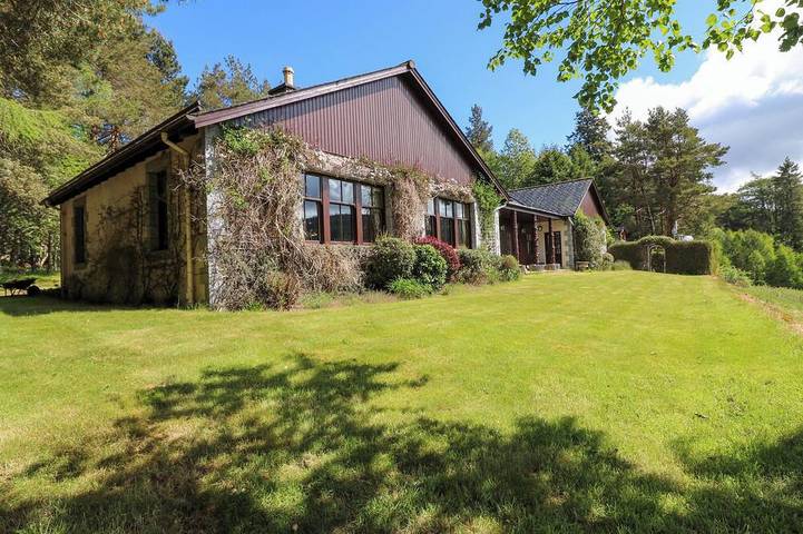 Cottage for 8 people, with garden in Braemar