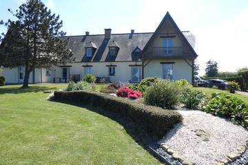 Gîte pour 2 personnes, avec jacuzzi ainsi que jardin et balcon à Vierville-sur-Mer