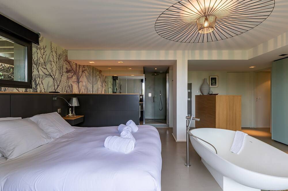 Hervorragende moderne hängende Villa mit Pool, Meerblick, Kamin in Biarritz in Biarritz, Bayonne und Umgebung