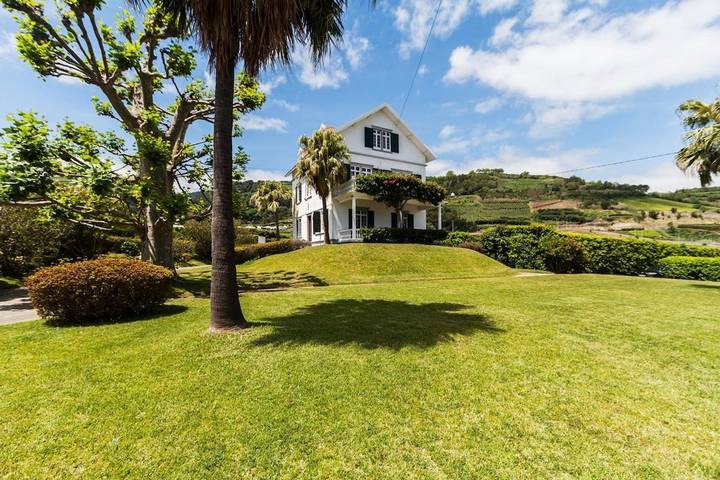 Casa rural para 8 personas, con Balcón además de Terraza y Vistas en Villa Franca Do Campo