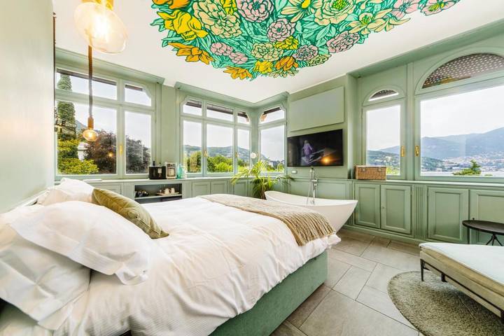 BnB für 2 Personen, mit Terrasse und Whirlpool sowie Seeblick und Ausblick in Como
