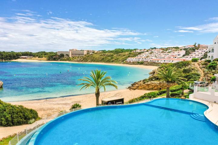 Gîte pour 4 personnes, avec jacuzzi ainsi que jardin et bassin pour enfant à Arenal d'en Castell - 2