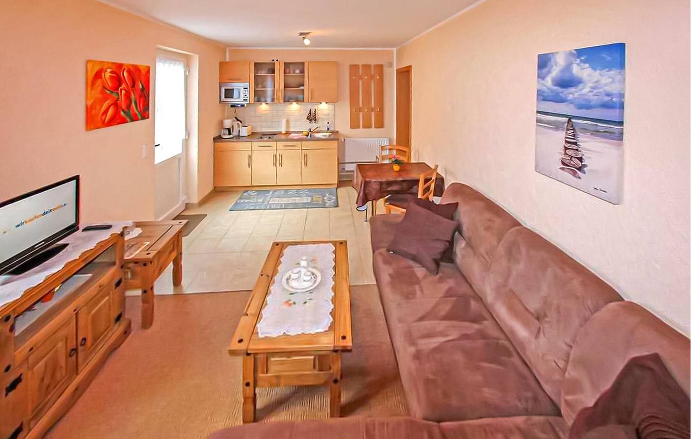 Entire holiday apartment, Cozy Beachside Apartment with Terrace & Parking in Drei Kaiserbäder, Heringsdorf