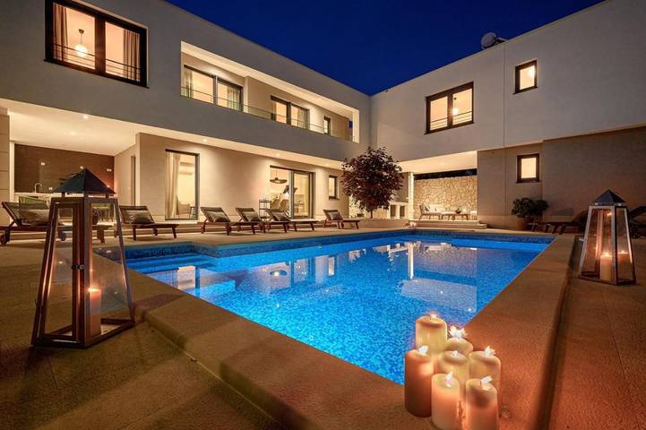 Villa für 12 Personen, mit Sauna und Garten sowie Pool, mit Haustier - 1