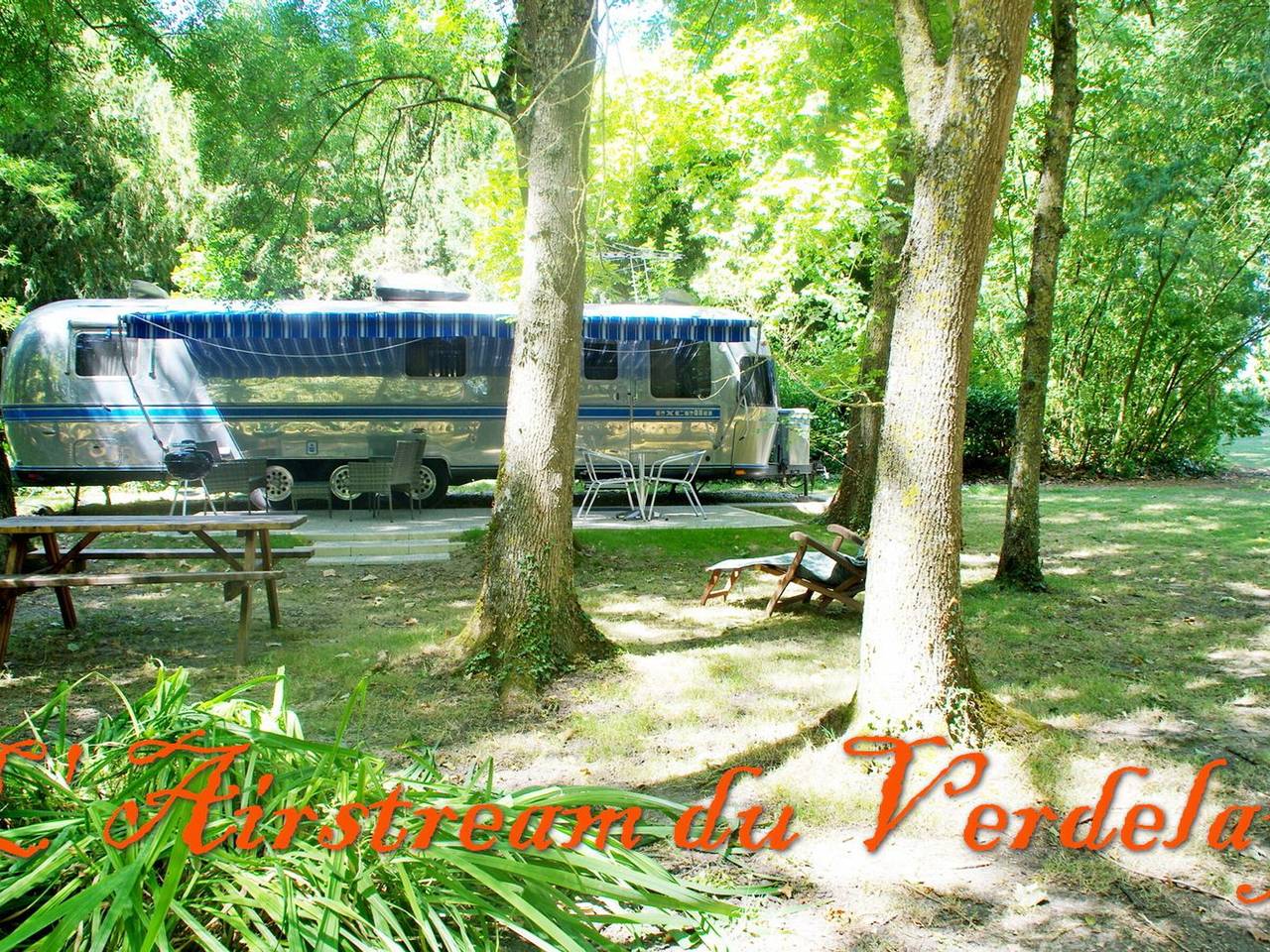 Unique getaway in a vintage Airstream in Anjou in La Ménitré, Angers region