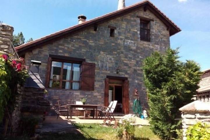 Casa rural para 7 personas, con jardín, Se admiten mascotas - 1