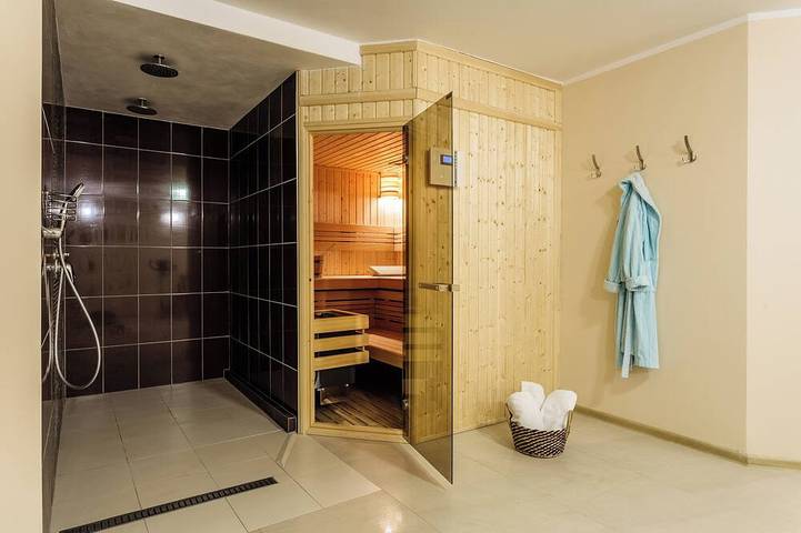 Luxury 3Br House for 8 • Sauna, Jacuzzi, Garden & Views in Szlachtowa, Karpaten (Polen)