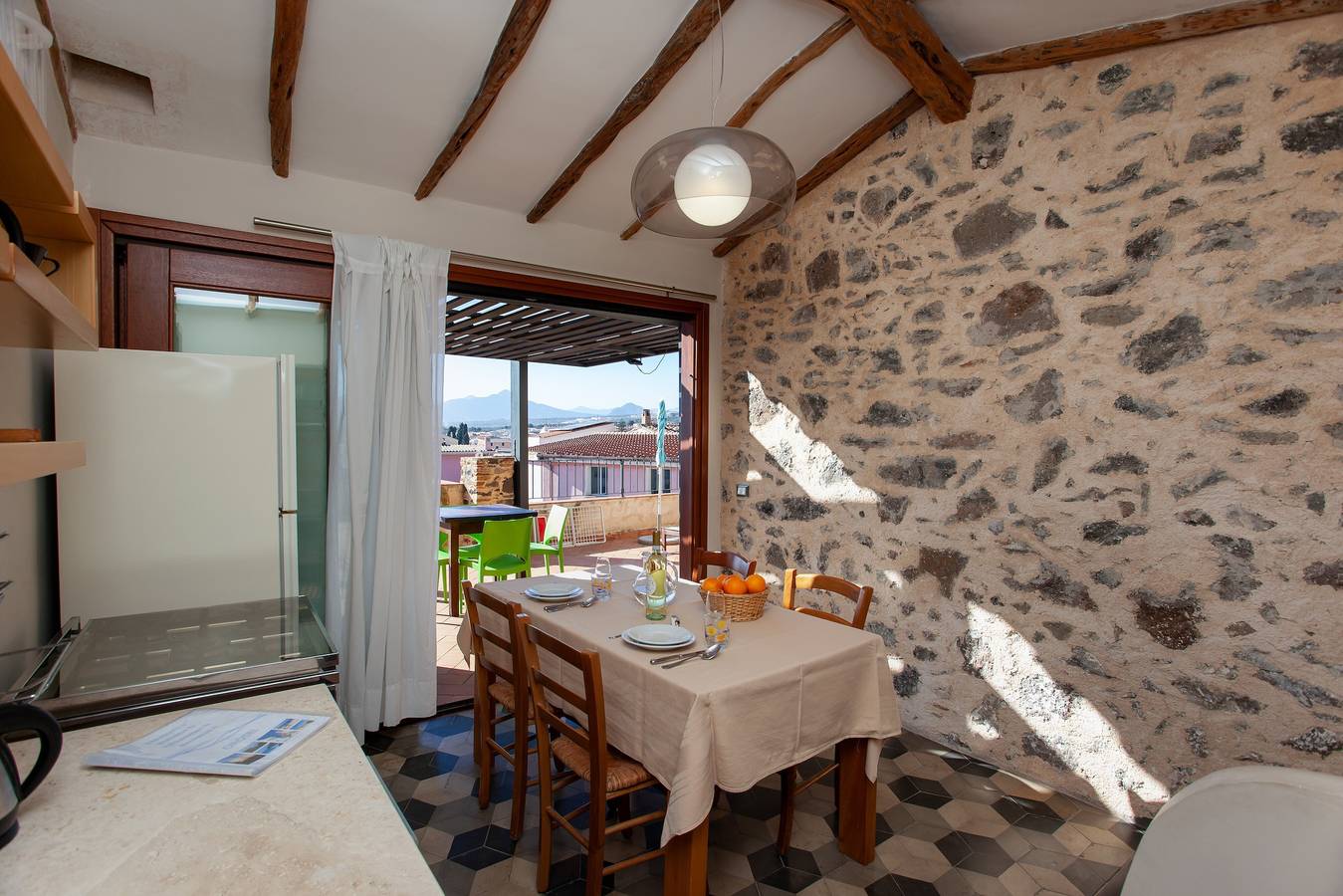Ganze Wohnung, Ferienwohnung "Hora Vona" mit Meerblick, Terrasse, Wlan und privatem Parkplatz in Orosei, Golf von Orosei