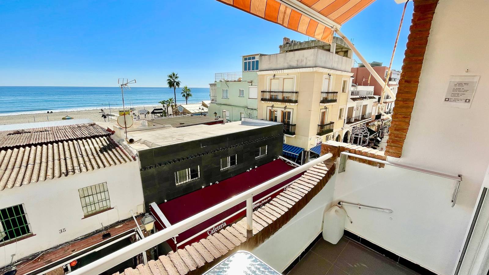 Bulto Carihuela direct aan het strand met zeezicht & balkon, foto 14