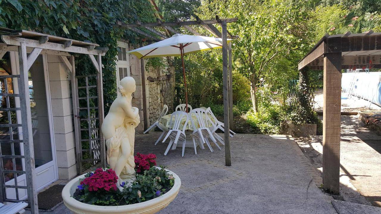 Spacious holiday home with pool in pretty village in Celles, Périgord Vert