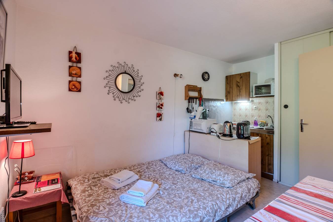Ganze Wohnung, Ferienwohnung für 4 Personen mit Balkon in Onnion, Region Bonneville