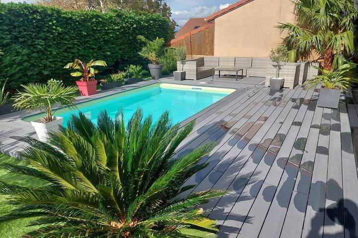 Location de vacances pour 10 personnes, avec Terrasse et Jardin à Sérézin-du-Rhône