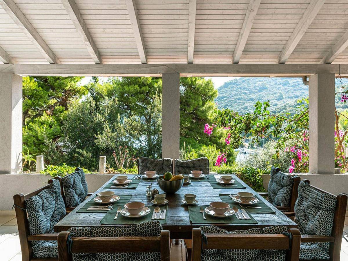 Six-Bedroom Villa with Pool in Dubrovnik-Neretva