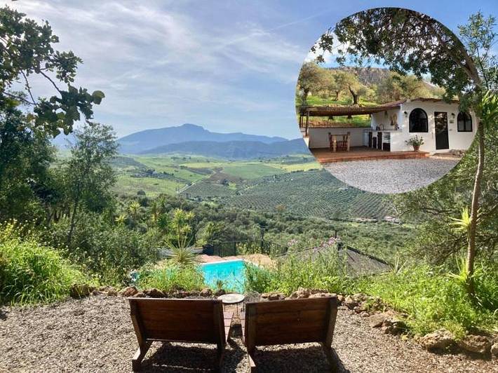 Chambre d’hôte pour 2 personnes, avec jardin ainsi que vue et piscine à Álora
