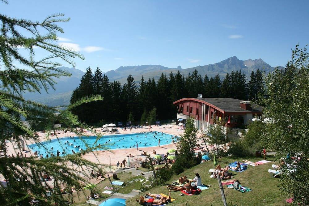 Ganze Wohnung, Arcs 1800, charmantes Studio 4 Personen, Süd-West-Terrasse, Panoramablick. in Arc 1800, Bourg-Saint-Maurice