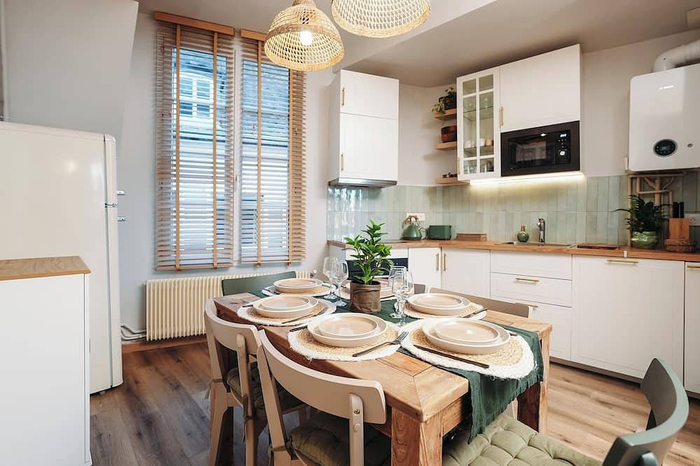 Appartement entier, Charmant refuge urbain avec vue sur la ville in Chartres, Région de Chartres