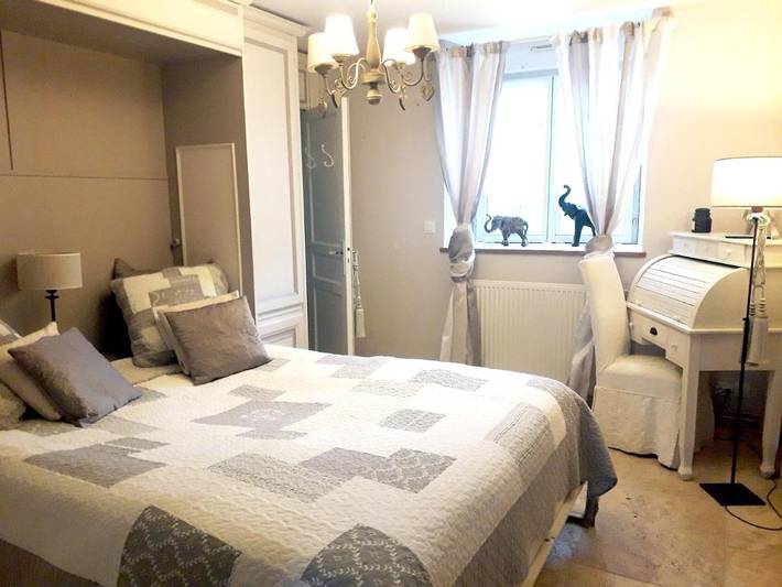 Location de vacances pour 15 personnes, avec terrasse et jardin à Perrigny - 4