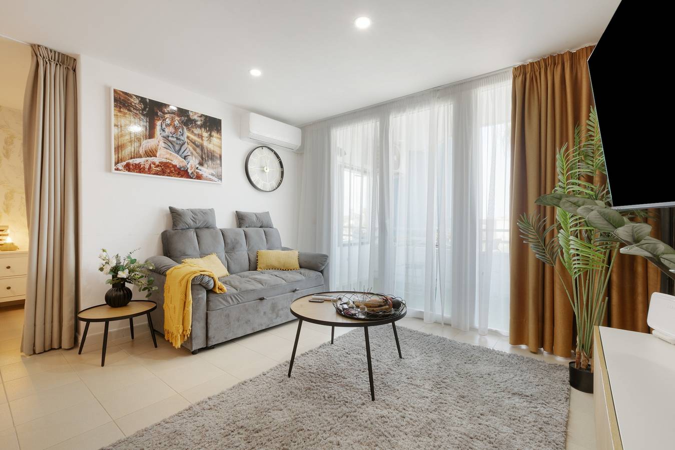 Entire apartment, Vacation Apartment 'Infinity Summer' with Mountain View, Wi-Fi and Air Conditioning in Las Adelfas, San Miguel de Abona
