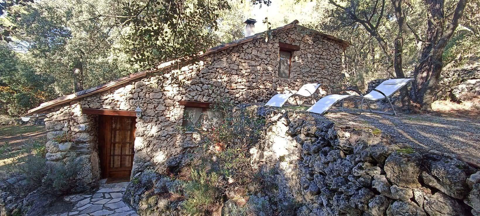La Bergerie , charmante maison en pierre in Sillans-la-Cascade, Région de Brignoles