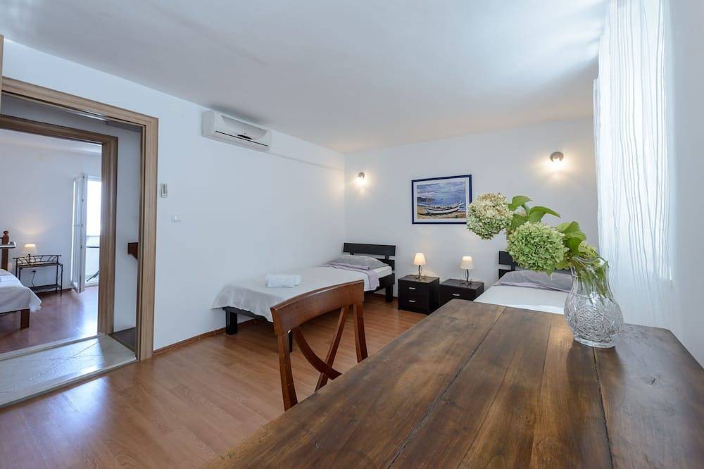 Unique 2 Bedroom Villa with Private Pool in Cavtat, Cavtat (Dalmatia)