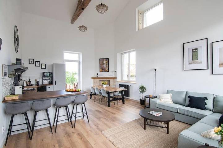 Location de vacances pour 6 personnes, avec Terrasse ainsi que Jardin et Piscine à Saint-Séverin