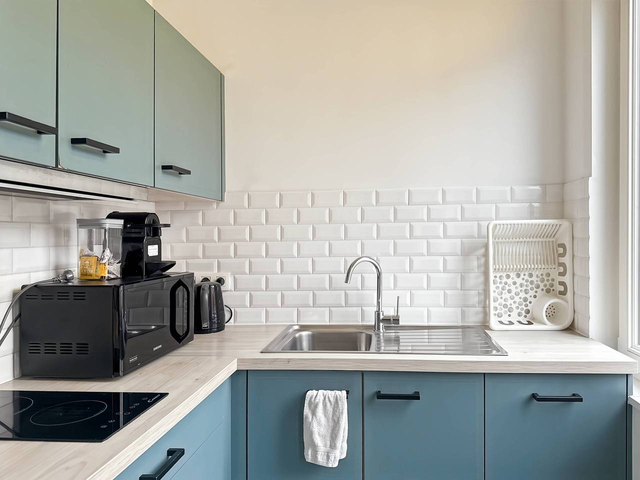 Entire studio, New Self Check In Studio 2 Floor Near Chatelain in Saint-Gilles (Belgium), Brussels region