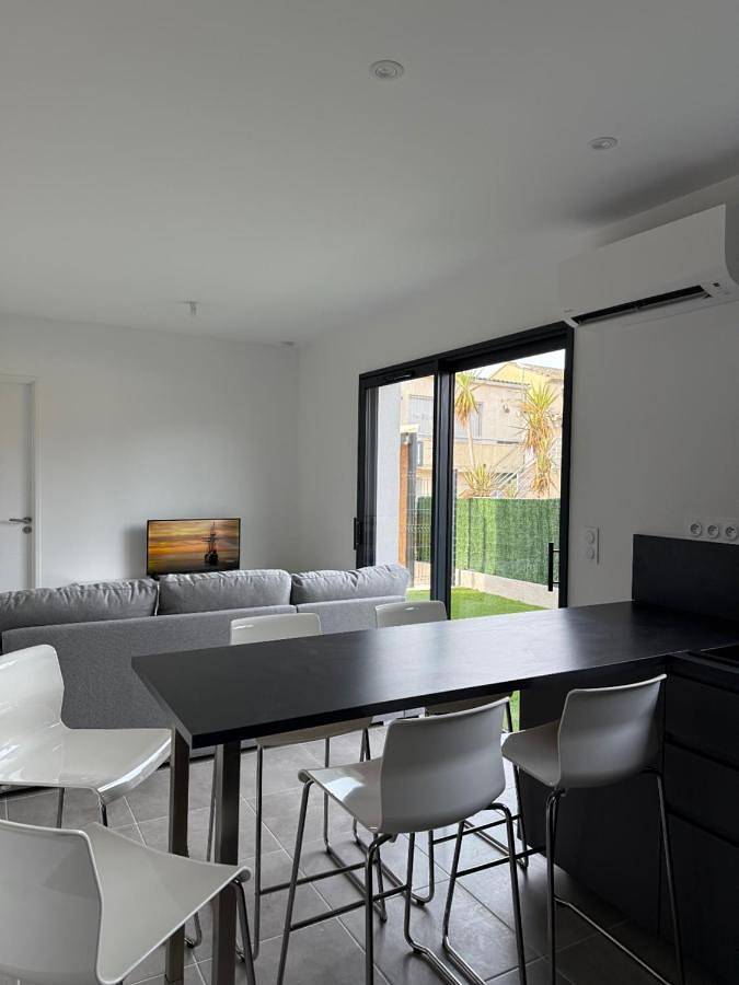 Location de vacances pour 6 personnes, avec terrasse et piscine, animaux acceptés à Saint-Martin-d'Ardèche - 2