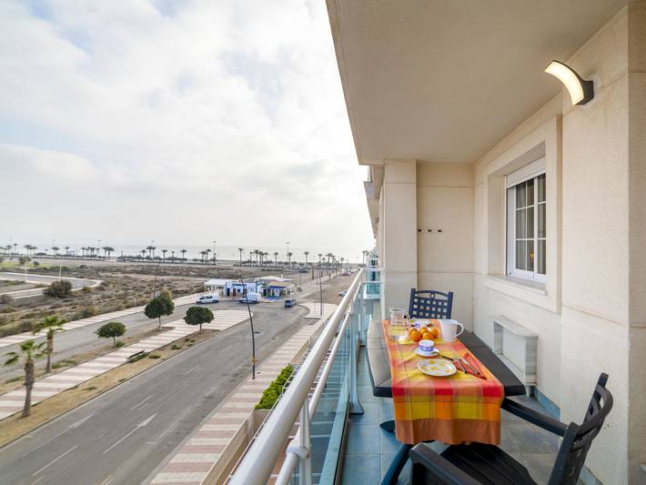 Ferienwohnung für 4 Personen, mit Balkon und Terrasse sowie Garten in Roquetas de Mar - 3