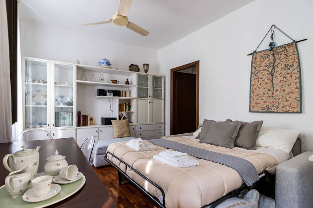 Appartement entier, Arona center - Lake 108 - 10 mt from the lake - Wifi-Ac in Arona (Lago Maggiore), Commune de Arona