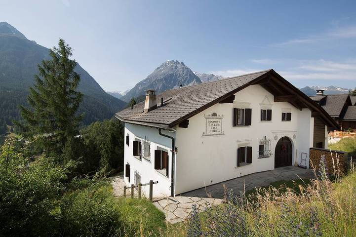Ferienhaus für 12 Personen, mit Garten in Scuol