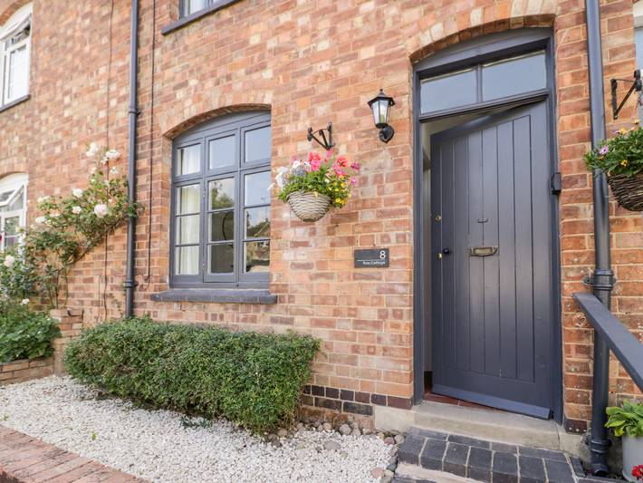 Log cabin for 3 people, with Garden in Worcestershire