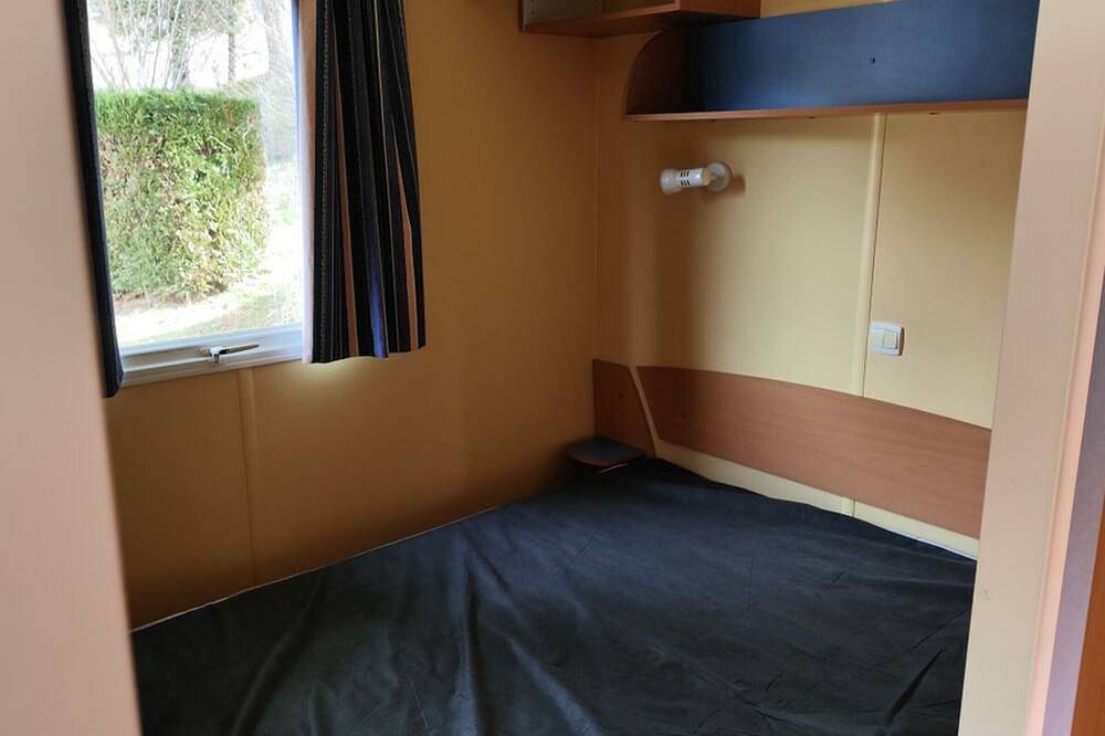 Mobile home with terrace - 4 guests in La Tour-d'Auvergne, Volcans d'Auvergne Regional Nature Park