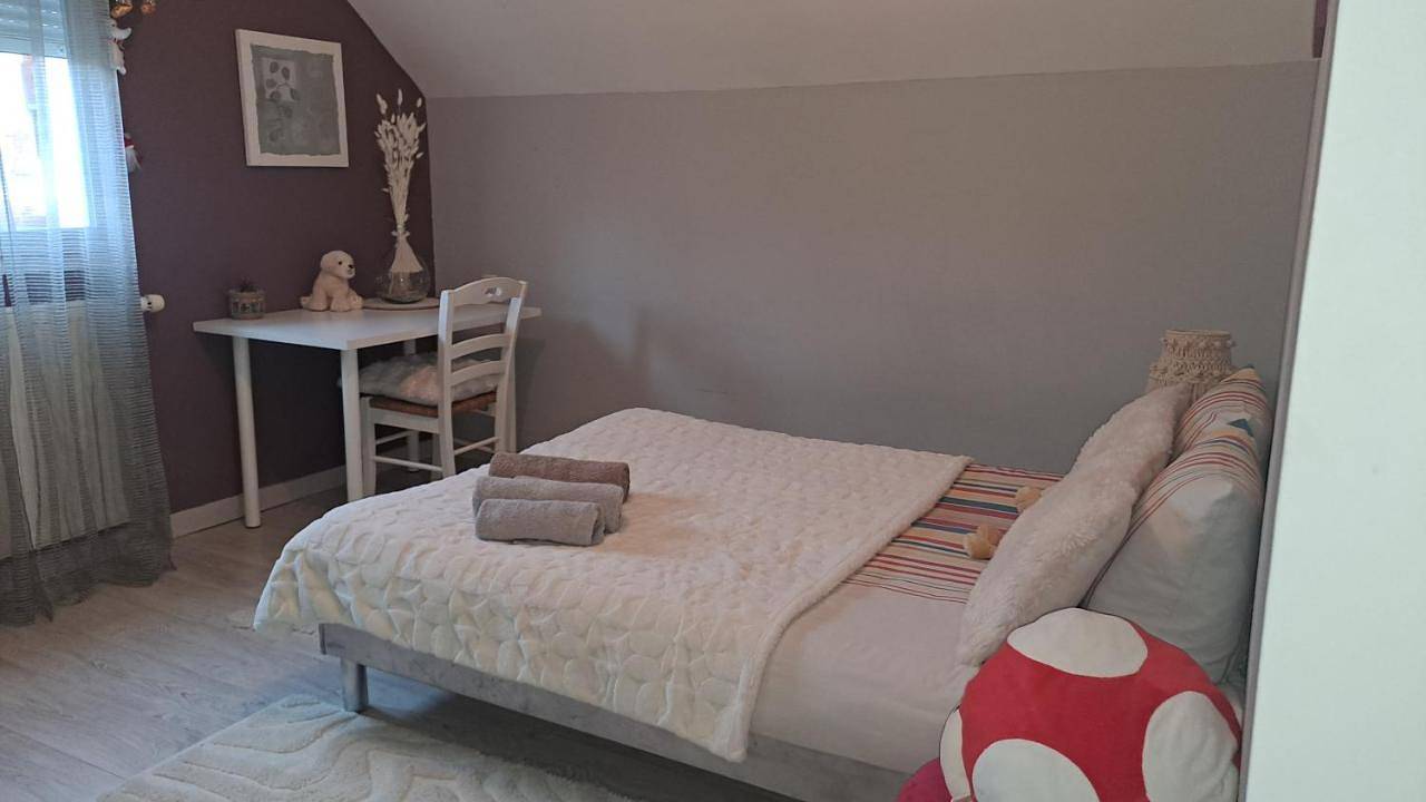 Appartement de vacances entier, Au calme à la campagne in Étalans, Jura Francais