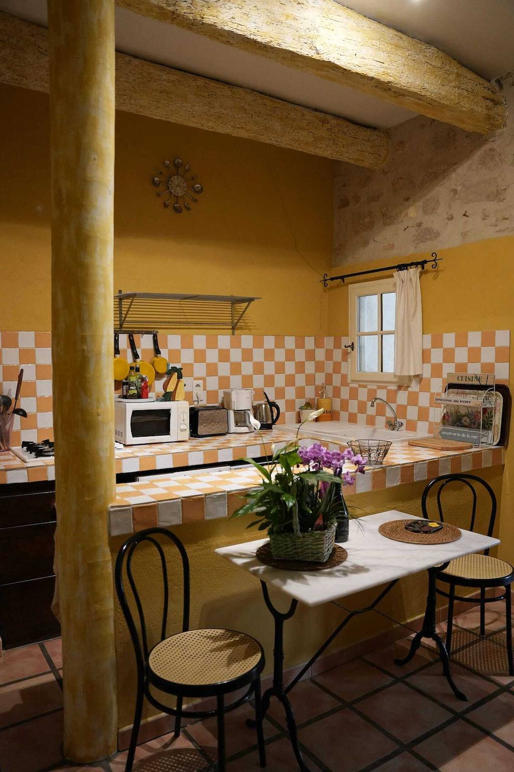 Ganze Wohnung, Familienwohnung in Arles mit Garten und Pool in Albaron, Arles
