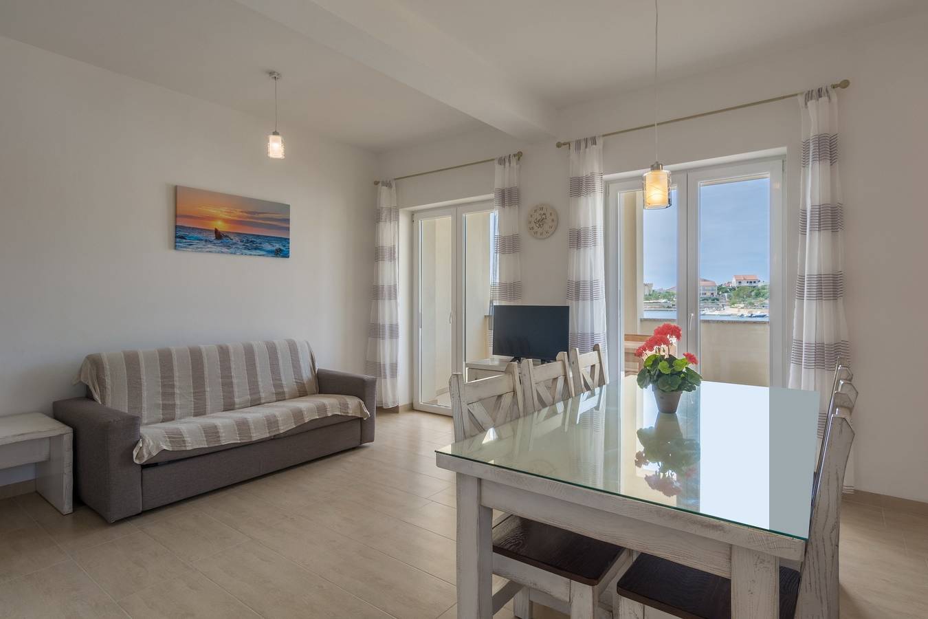Ganze Wohnung, 2-Zimmer-Ferienwohnung mit Balkon und Meerblick Simuni, Pag -a in Šimuni, Pag