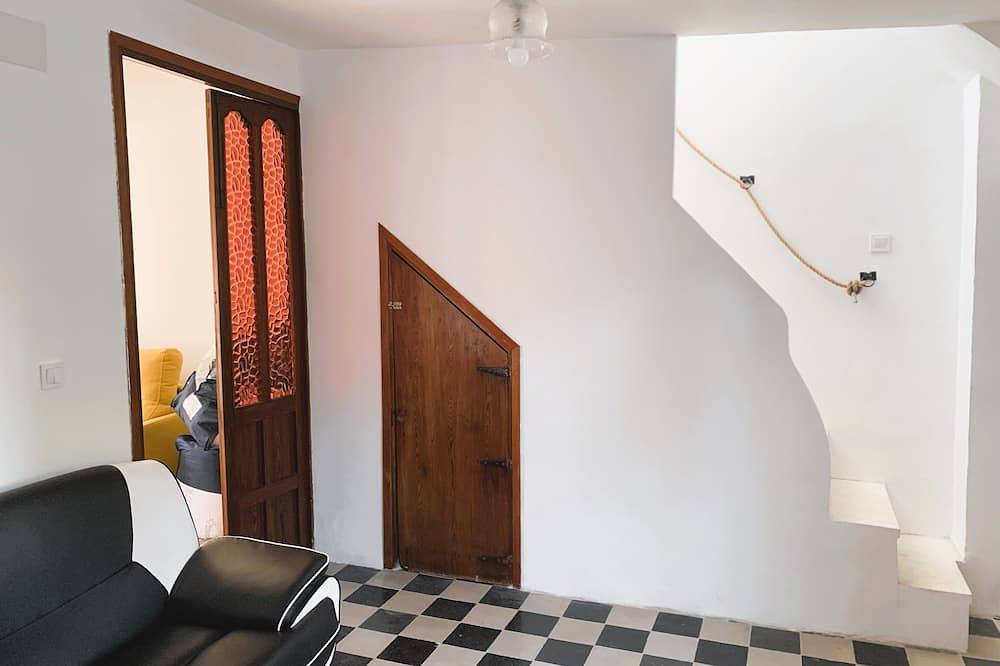 Casa tradicional valenciana cerca de la playa y la montaña, terraza con vistas in Pego, Costa Blanca