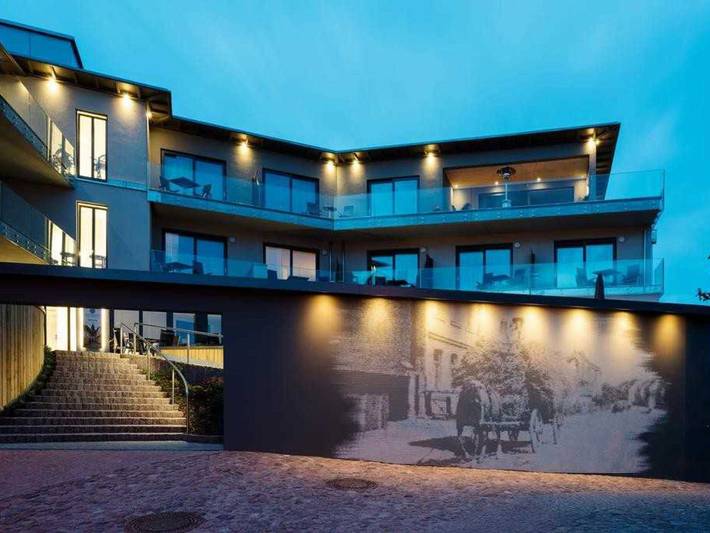 Ferienwohnung für 2 Personen, mit Balkon und Terrasse sowie Sauna und Ausblick in Waren (Müritz)