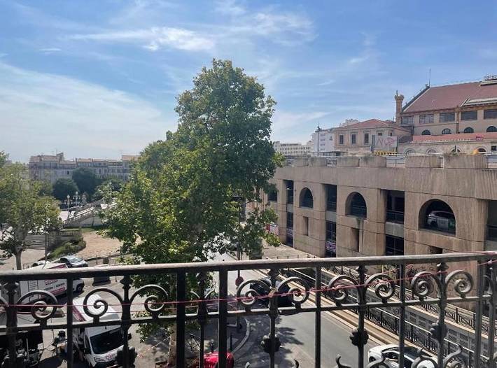 Hôtel pour 3 personnes, avec vue et terrasse dans Gare De Marseille Saint Charles - 2