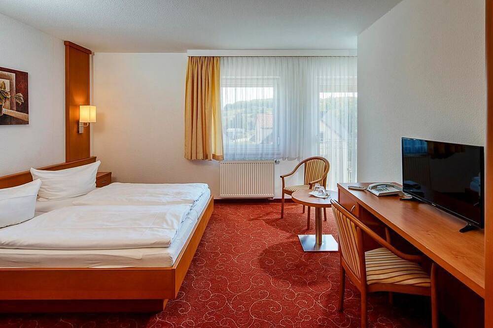 Standard-Doppelzimmer - Hotel \"Zur Post\" in Pirna, Elbsandsteingebirge