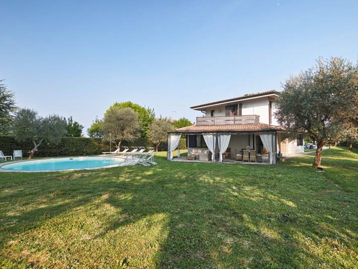 Ferienhaus für 9 Personen, mit Pool und Terrasse sowie Garten und Sauna am Gardasee - 2