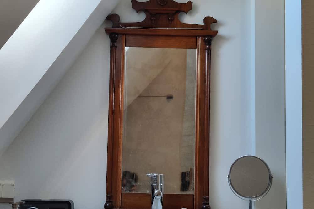 Charming townhouse with large private garden, in central Oslo in Nordre Aker, Oslo
