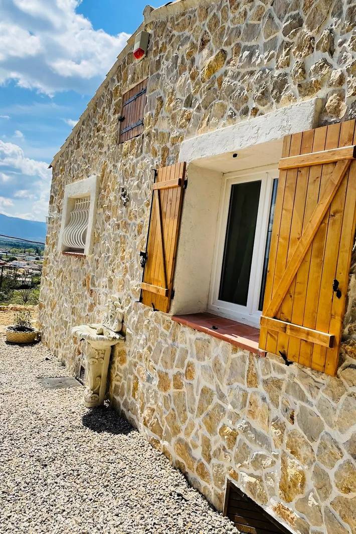 Location de vacances pour 5 personnes, avec jardin et piscine à Le Luc - 3