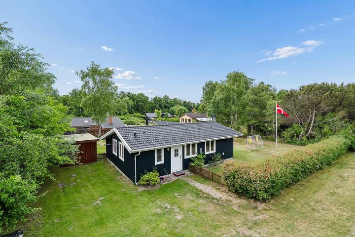Feriehus for 5 personer, med Terrasse og Hage i Rødby