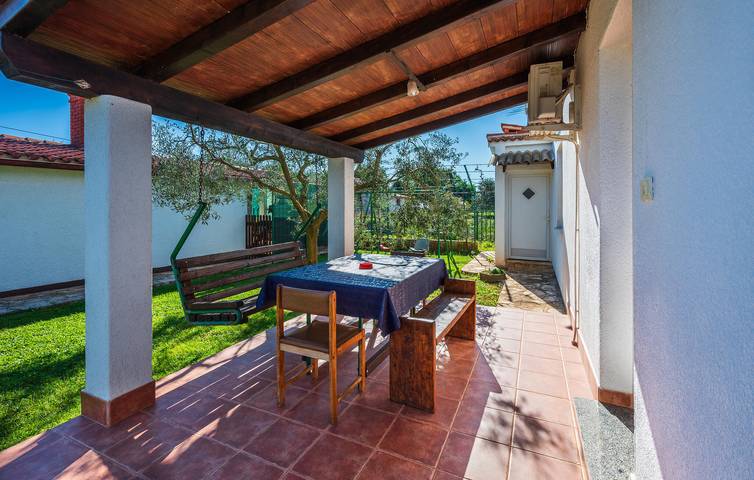 Ferienwohnung für 4 Personen, mit Terrasse in Sisan - 2