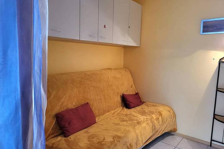 Ganze Wohnung, Direkt am Strand: Gemütliches Studio mit privatem Parkplatz in Merville-Franceville-Plage, Caen und Umgebung