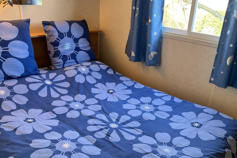 Bungalow Bleu in Roquebrune-sur-Argens, Draguignan Region