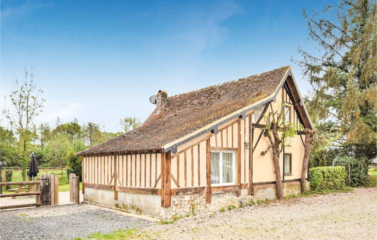 Location de vacances pour 8 personnes, avec jardin ainsi que piscine et terrasse dans Saint-Pierre-en-Auge