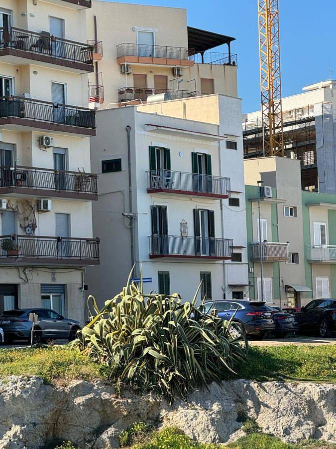 Appartement entier, Apartment with Side Sea View in Cala Porta Vecchia, Monopoli